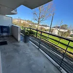 Le Bignon - Wifi, Tv, 4 Personnes, 1 Min A Pied Du Tram Orvault