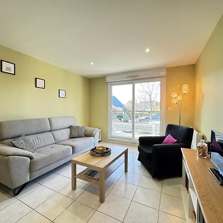 Le Bignon - Wifi, Tv, 4 Personnes, 1 Min à Pied Du Tram *