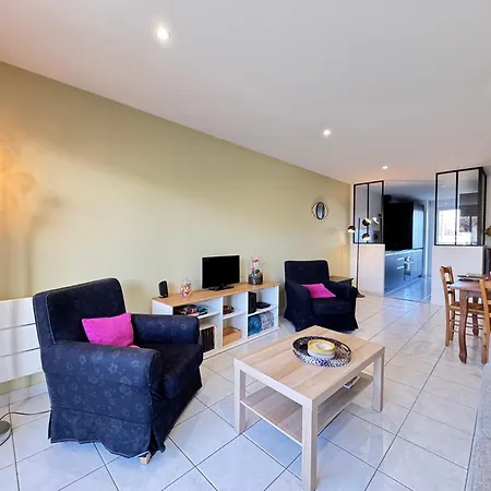 Le Bignon - Wifi, Tv, 4 Personnes, 1 Min à Pied Du Tram * Orvault