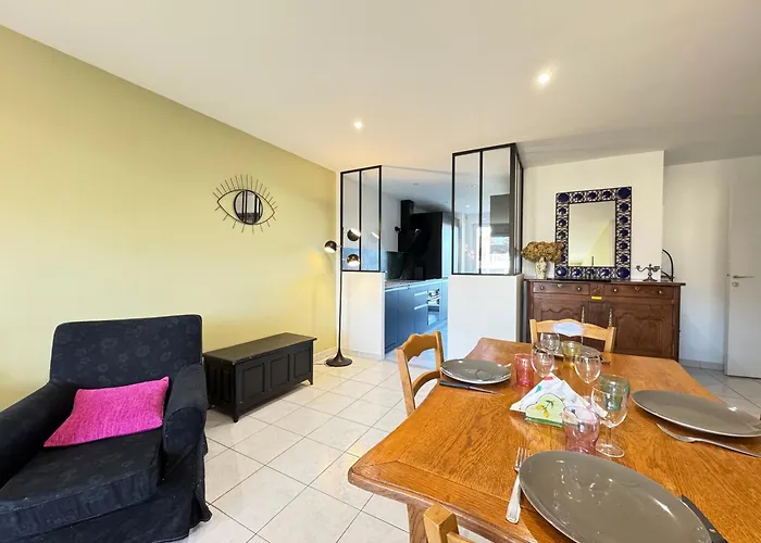 Le Bignon - Wifi, Tv, 4 Personnes, 1 Min à Pied Du Tram Appartement